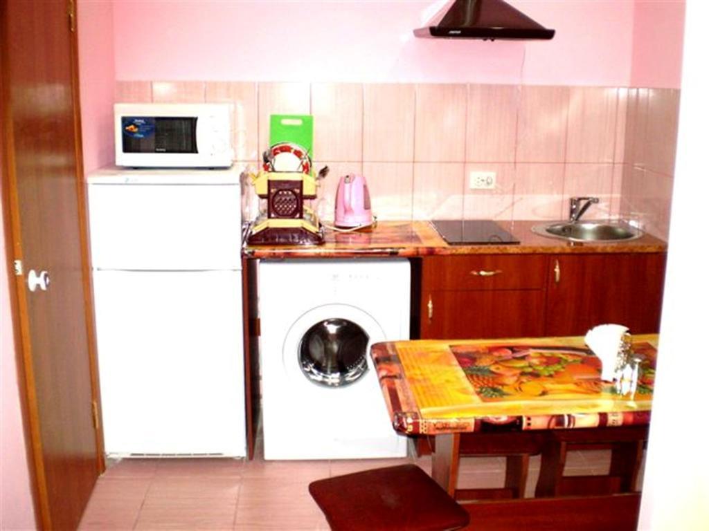 2 Комнаты 4 Дивана Чкалова-Садовая "Сити Центр" 2 Этаж Wi-Fi 2 Этажный Отдельный Дом Mykolajiw Zimmer foto